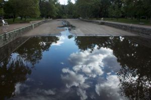 Draining pool for cleaning